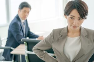 他人のあら捜し心理